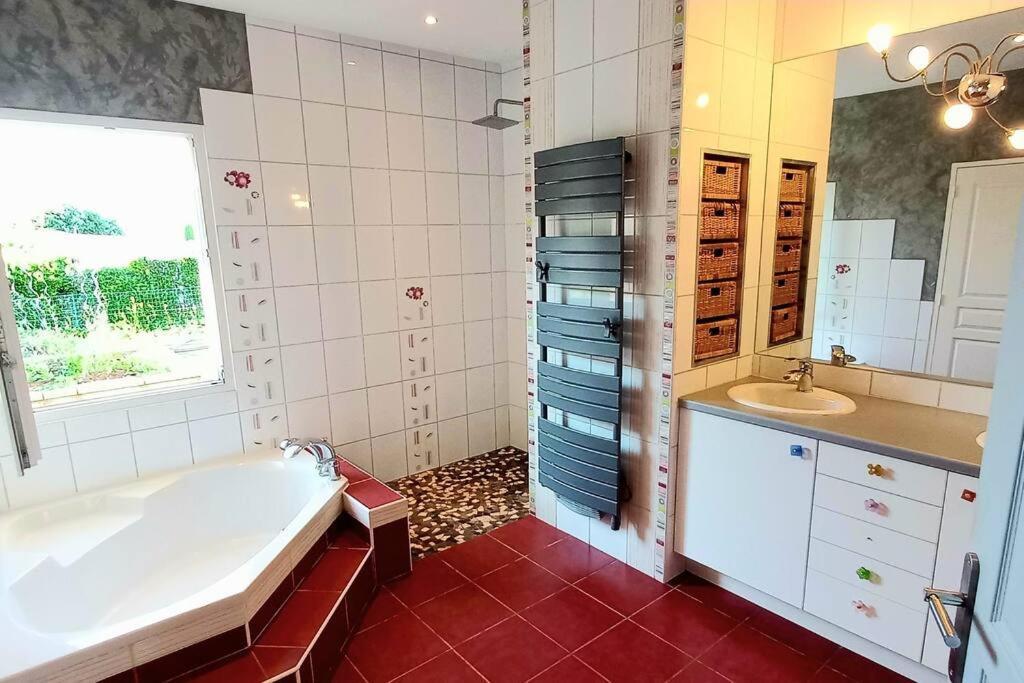 Villa 140 M² Hab. Avec Piscine Castres  Extérieur photo