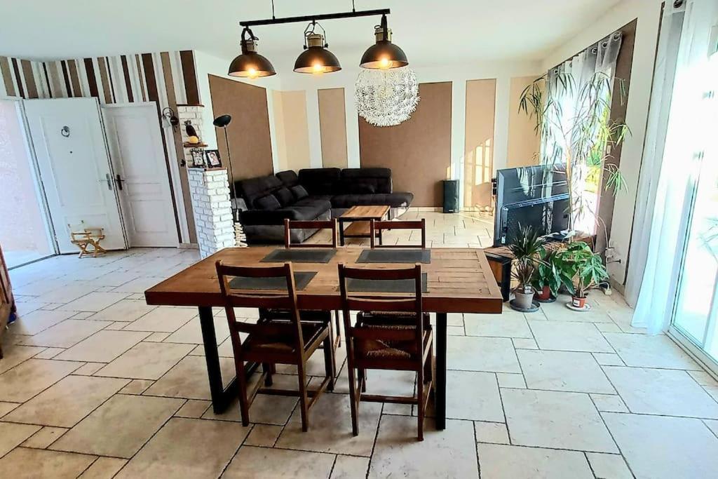 Villa 140 M² Hab. Avec Piscine Castres  Extérieur photo